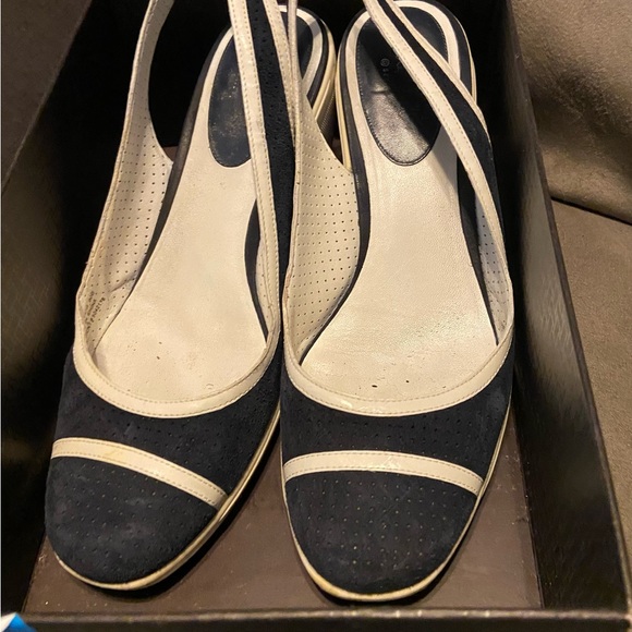 Elegant Dark Navy and White Cole Haan Air Air Chela Women's Slingback Shoes - Picture 2 of 5